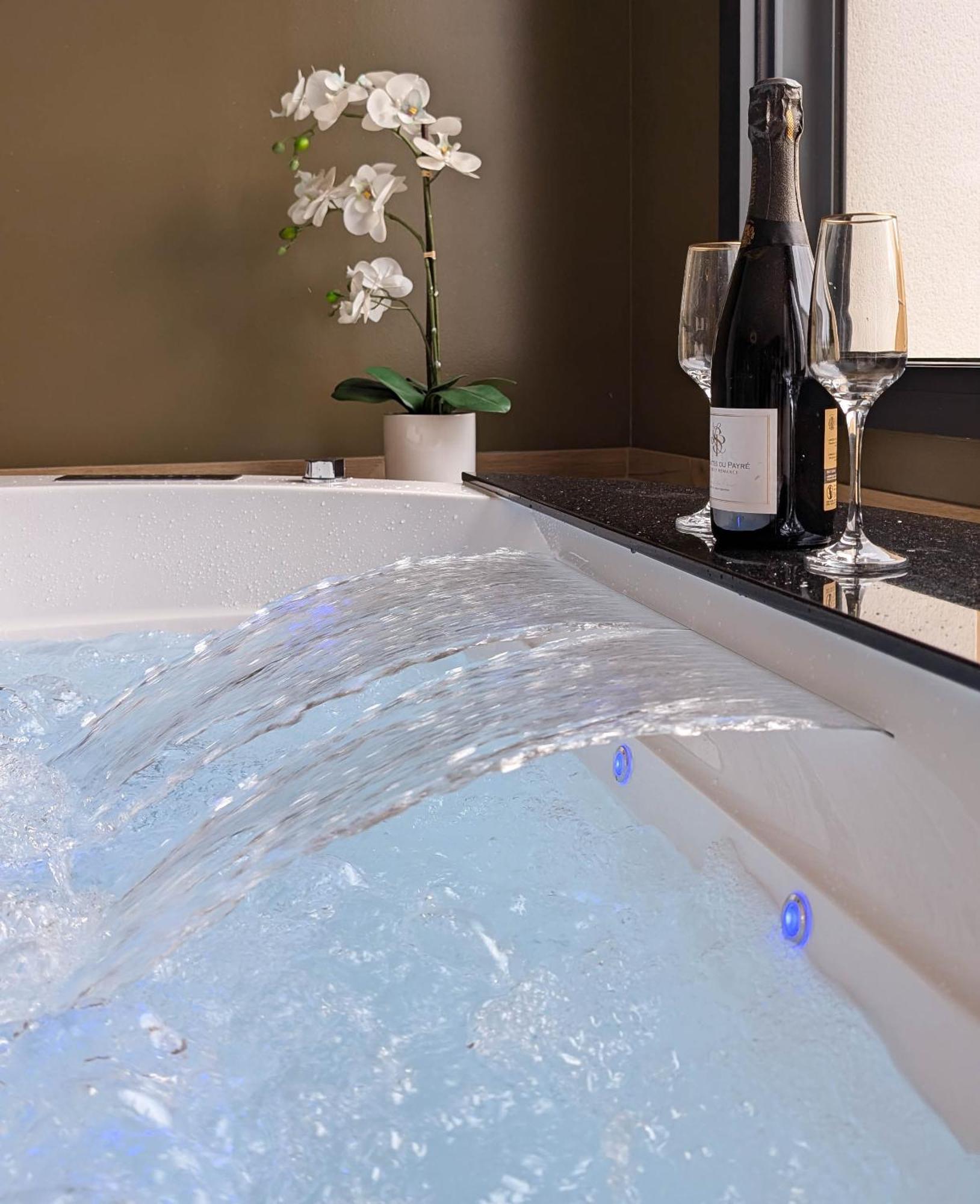 Les Suites Du Payre - Suite Romance Saint-Hilaire-de-Talmont Exterior foto